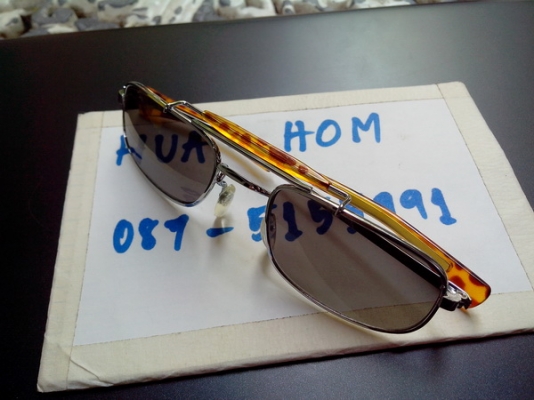 ขายแว่นกันแดด ขาลายกระ ราคามิตรภาพ