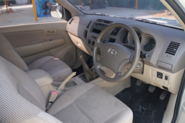 TOYOTA VIGO CAB ปี 2007 รถสวย มี carry boy แร็คหลังคา กระจกไฟฟ้า ล้อ MAX เครื่อเดิม เกียร์ปกติ ภายในสวย สีสวย พร้อมใช้งาน การันตีรถสวย จัดไฟแนนได้เต็ม ฟรีดาวน์
