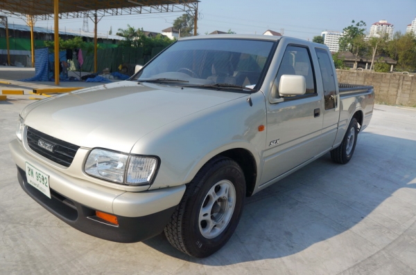 ISUZU DRAGON EYE 2000 ตัว TOP กระจกไฟฟ้า พวงมาลัยพาวเวอร์ ล้อ MAX แอร์เย็น เครื่องเดิม เกียร์ปกติ รถขับดีมาก สีสวย สภาพภายในสวยงาม รถพร้อมใช้งานทันที จัดไฟแนนได้เต็ม ฟรีดาวน์