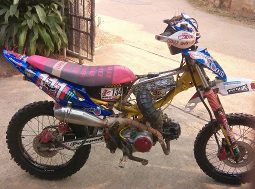 ขาย คาวาซากิคาเซ่ 112 cc แต่งวิบากสวยๆทะเบียนพร้อมชุดโอน ขาย คาวาซากิคาเซ่ 112 cc แต่งวิบากสวยๆทะเบียนพร้อมชุดโอน