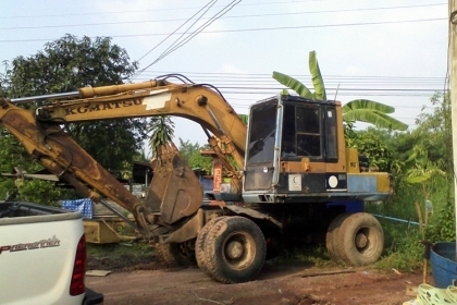 รถขุดล้อยาง KOMATSU PW100-3