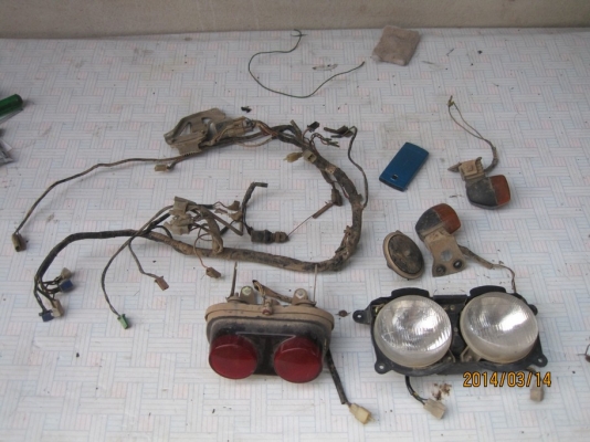 ไฟหน้า.ไฟท้าย.ไฟเลี้ยว.ชุดสายไฟ TZRRของแท้สภาพดี  350