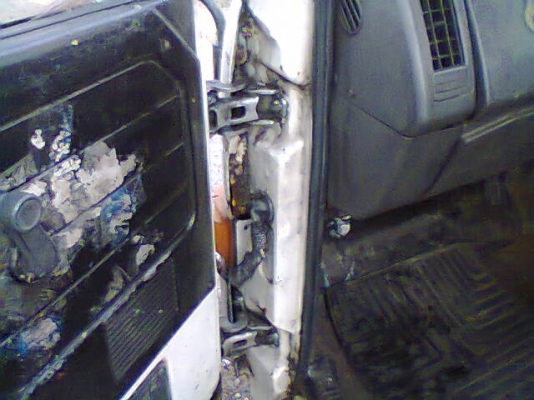 ขายหัวเก๋งISUZU NKR   29,000บาท (ขายให้อู่คลองชลแล้วครับ) 23,000