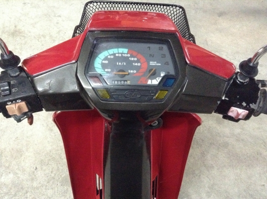 ขาย!!!ซูซูกิคริ๊สตั้น ปี39 รถเครื่องดีคับ ทะเบียนครบ ภาษี56