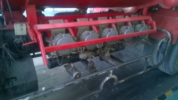 10ล้อบรรทุกน้ำมัน HINO FL3HNLA โหลดล่างแล้ว 5ช่อง 15000ล. 10ล้อบรรทุกน้ำมัน HINO FL3HNLA โหลดล่างแล้ว 5ช่อง 15000ล.