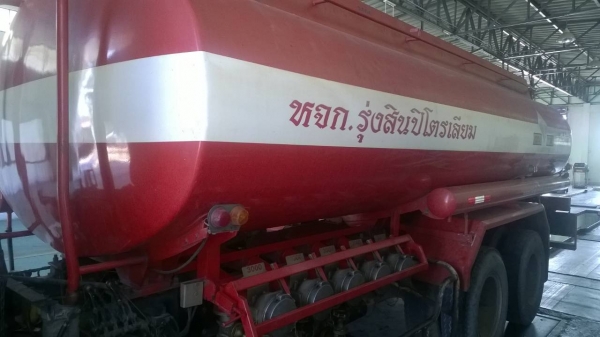 10ล้อบรรทุกน้ำมัน HINO FL3HNLA โหลดล่างแล้ว 5ช่อง 15000ล. 10ล้อบรรทุกน้ำมัน HINO FL3HNLA โหลดล่างแล้ว 5ช่อง 15000ล.