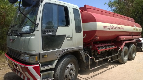 10ล้อบรรทุกน้ำมัน HINO FL3HNLA โหลดล่างแล้ว 5ช่อง 15000ล. 10ล้อบรรทุกน้ำมัน HINO FL3HNLA โหลดล่างแล้ว 5ช่อง 15000ล.