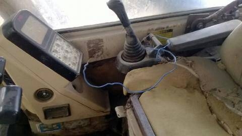 ขายรถแบ็คโฮ CAT V.1 เครื่องเดิม ปั๊มเดิม ไฟฟ้าจอกล่องอยู่ หน้าจอติด เอกสารเล่มทะเบียน