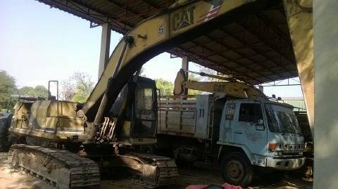 ขายรถแบ็คโฮ CAT V.1 เครื่องเดิม ปั๊มเดิม ไฟฟ้าจอกล่องอยู่ หน้าจอติด เอกสารเล่มทะเบียน