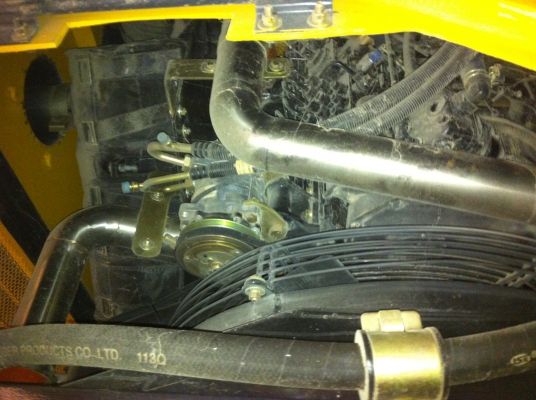 ขายรถตักล้อยาง ยี้ห้อ LIUGONG รุ่น.CLG-842 ใช้น้อย 75.5 ช.ม เท่านั้น รถยอดฮิตนำเข้าจากประเทศจิน เอกสารใบอิมวอย