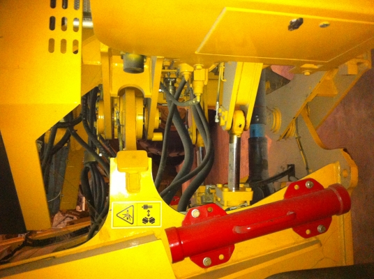 ขายรถตักล้อยาง ยี้ห้อ LIUGONG รุ่น.CLG-842 ใช้น้อย 75.5 ช.ม เท่านั้น รถยอดฮิตนำเข้าจากประเทศจิน เอกสารใบอิมวอย