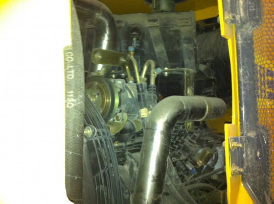 ขายรถตักล้อยาง ยี้ห้อ LIUGONG รุ่น.CLG-842 ใช้น้อย 75.5 ช.ม เท่านั้น รถยอดฮิตนำเข้าจากประเทศจิน เอกสารใบอิมวอย