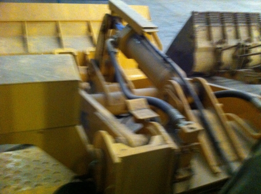 ขายรถตักล้อยาง ยี้ห้อ LIUGONG รุ่น.CLG-842 ใช้น้อย 75.5 ช.ม เท่านั้น รถยอดฮิตนำเข้าจากประเทศจิน เอกสารใบอิมวอย