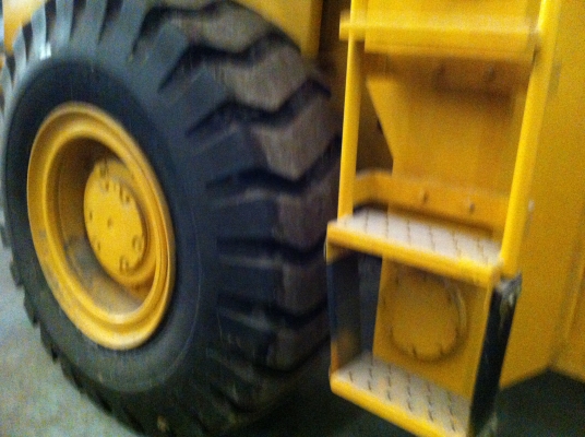 ขายรถตักล้อยาง ยี้ห้อ LIUGONG รุ่น.CLG-842 ใช้น้อย 75.5 ช.ม เท่านั้น รถยอดฮิตนำเข้าจากประเทศจิน เอกสารใบอิมวอย