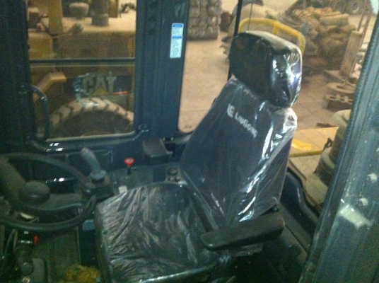 ขายรถตักล้อยาง ยี้ห้อ LIUGONG รุ่น.CLG-842 ใช้น้อย 75.5 ช.ม เท่านั้น รถยอดฮิตนำเข้าจากประเทศจิน เอกสารใบอิมวอย