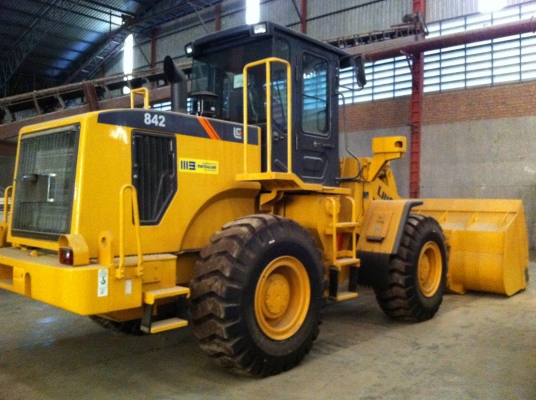 ขายรถตักล้อยาง ยี้ห้อ LIUGONG รุ่น.CLG-842 ใช้น้อย 75.5 ช.ม เท่านั้น รถยอดฮิตนำเข้าจากประเทศจิน เอกสารใบอิมวอย