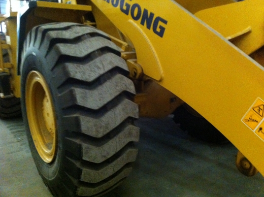 ขายรถตักล้อยาง ยี้ห้อ LIUGONG รุ่น.CLG-842 ใช้น้อย 75.5 ช.ม เท่านั้น รถยอดฮิตนำเข้าจากประเทศจิน เอกสารใบอิมวอย