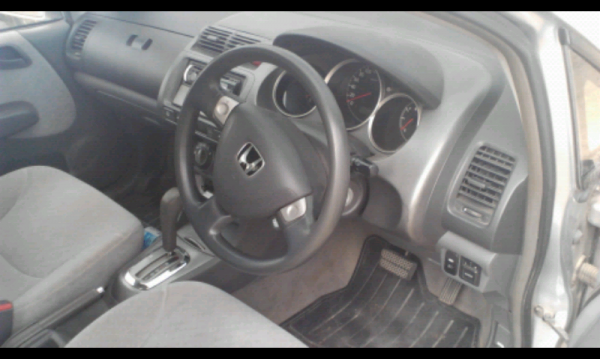 ขาย HONDA CITY ปี 2004 แก๊สหัวฉีด เครื่อง 1600 CC เป็นรถบ้านไฟแนนท์จัดได้ ราคา 250000