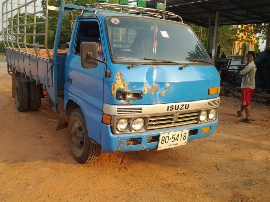 ISUZU   TL  เครื่อง  85แรงม้า   6ล้อทะเบียนพร้อม