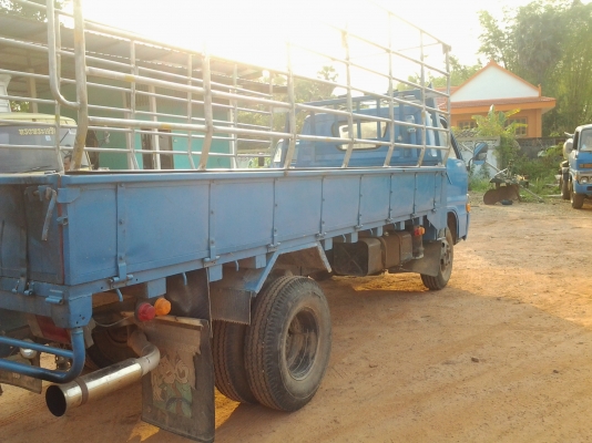 ISUZU   TL  เครื่อง  85แรงม้า   6ล้อทะเบียนพร้อม