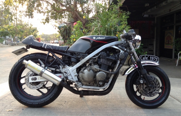 Yamaha fz400 cafe' Lacer สำเนาทะเบียน ราคาพร้ิมส่งทั่วประเทศ