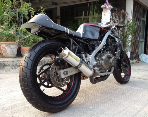 Yamaha fz400 cafe' Lacer สำเนาทะเบียน ราคาพร้ิมส่งทั่วประเทศ