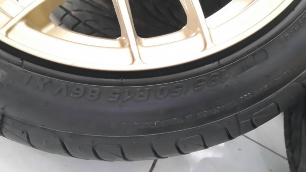 แม็กขอบ 15  4รู100 114  พร้อมยาง 195 50 15 ปี 13  1ชุด