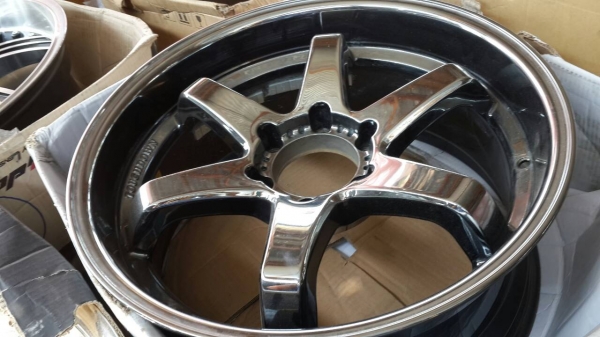 แม็กขอบ 20 x 8.5  6รู139  สวยๆ  1ชุด แม็กมือสอง สภาพมือหนึ่ง