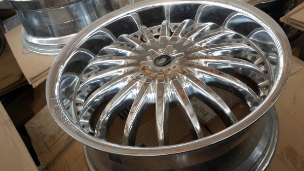 แม็กขอบ 20 x 8.5  6รู139  สวยๆ  1ชุด แม็กมือสอง สภาพมือหนึ่ง