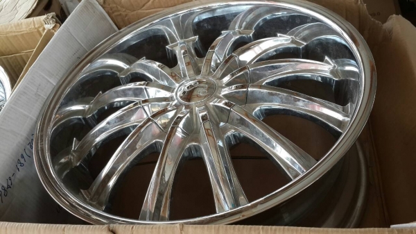 แม็กขอบ 20 x 8.5  6รู139  สวยๆ  1ชุด แม็กมือสอง สภาพมือหนึ่ง