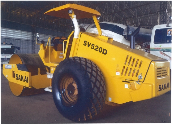 รถบดสั่นสะเทือนล้อเรียบ SAKAI รุ่น SV520D