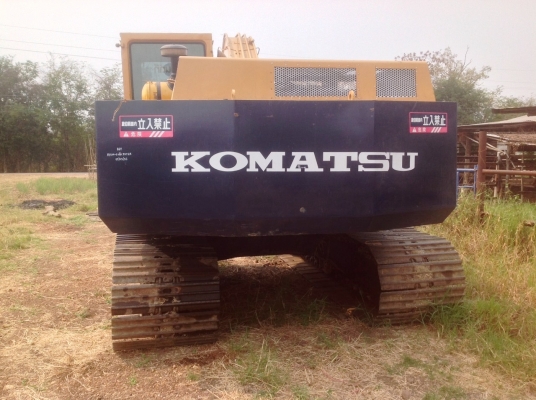 รถขุด KOMATSU PC200-3 รถเก่าญี่ปุ่น รถสวยเนี๊ยบ ชอบราคาเท่าไรต่อรองกันได้ครับ.