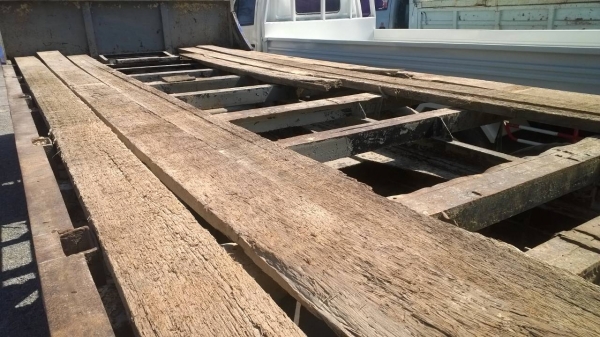 ขายหางปลาจะยกลงจากISUZU DECA  สวยใช้ได้ ขนาดตามมาตราฐานขนส่ง....