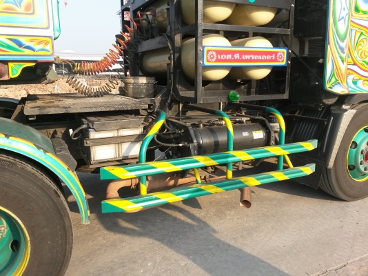 ขายรถบรรทุกสิบล้อหัวลาก HINO NGV 260 แรงม้า