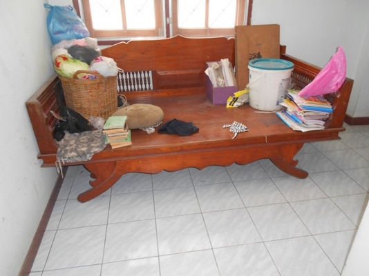 ขายโต๊ะหมู่ เตียง และ ชั้นวาง