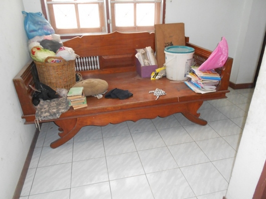 ขายโต๊ะหมู่ เตียง และ ชั้นวาง