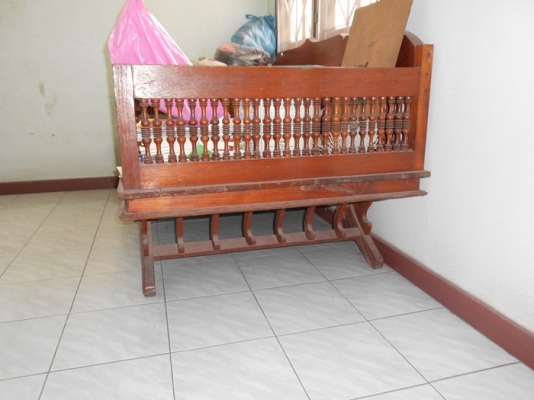 ขายโต๊ะหมู่ เตียง และ ชั้นวาง