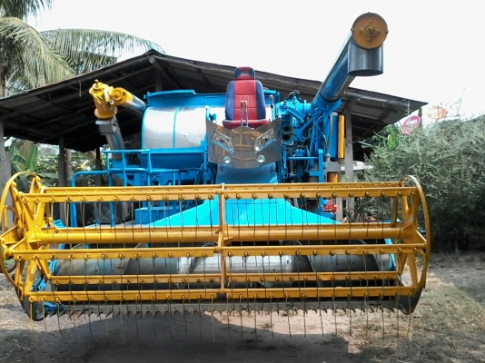 ขายรถเกี่ยวสุรชัยการช่่างสภาพพร้อมใช้งาน ขายเพราะต้องการเลิกกิจการไม่มีเวลาดูแลครับติดต่อ  0910510402