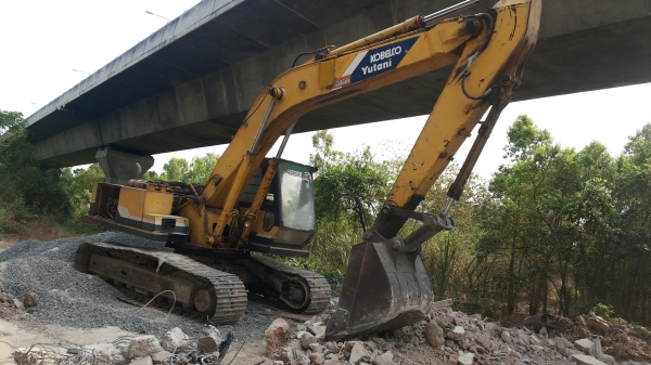 แบคโฮ KOBELCO 200(SK07)      ใด้รถไหม่แล้วอยากขาย