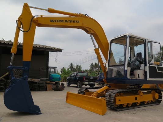 รถขุด แบคโฮล KOMATSU PC60-6 นำเข้า มือสองจากญี่ปุ่นแท้ๆ