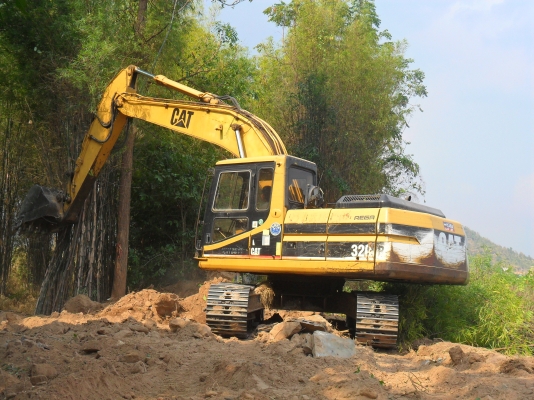 CAT 320 B
