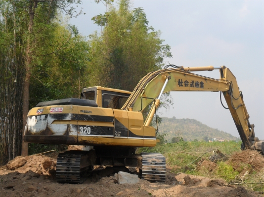 CAT 320 B