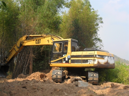 CAT 320 B