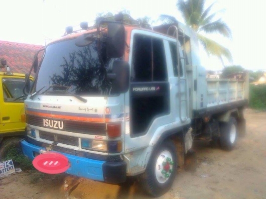 **800,000 บ.ต่อรอง**ขาย6ล้อดั้มดิน ISUZU ROCKY 195 FRR32 6HE1 195แรง เครื่องแห้งดี แน่นแรงไม่เยิ้ม ช่วงล่างFหน้าหลังคัสซีสวยไม่ปะไม่ดาม กระบะดั๊มเหล็ก6ตัน3.60ม.ยิงหน้าสภาพดี พื้นดีข้างดีไม่ผุ หัวเก๋งสวยภายในคอนโซลครบ แอร์ พ.พาวเวอร์ เบรคทริฟฟี่ ครบ ยาง8.2 **800,000 บ.ต่อรอง**ขาย6ล้อดั้มดิน ISUZU ROCKY 195 FRR32 6HE1 195แรง เครื่องแห้งดี แน่นแรงไม่เยิ้ม ช่วงล่างFหน้าหลังคัสซีสวยไม่ปะไม่ดาม กระบะดั๊มเหล็ก6ตัน3.60ม.ยิงหน้าสภาพดี พื้นดีข้างดีไม่ผุ หัวเก๋งสวยภายในคอนโซลครบ แอร์ พ.พาวเวอร์ เบรคทริฟฟี่ ครบ ยาง8.2