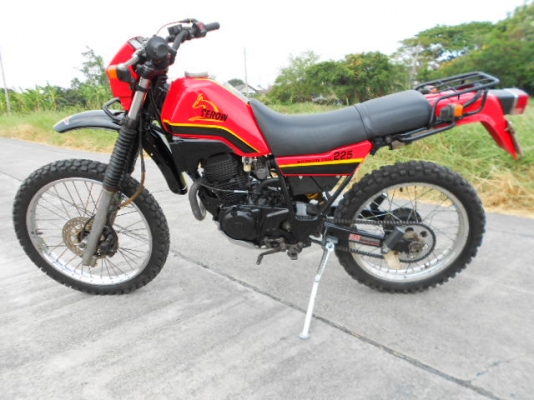YAMAHA SEROW 225