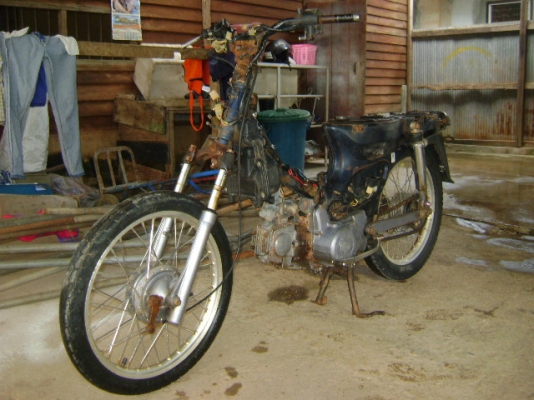 ฮ้อนด้าครีม 100  สตาร์ทมือ