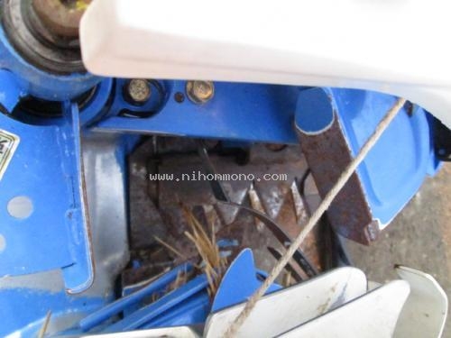 รถเกี่ยวข้าวเดินตาม รหัสสินค้า : 14001685 ยี่ห้อ : ISEKI รุ่น : R002