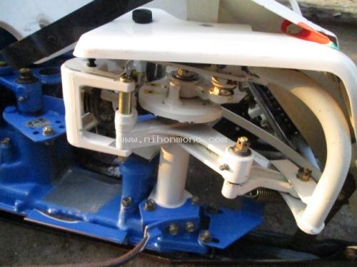 รถเกี่ยวข้าวเดินตาม รหัสสินค้า : 14001685 ยี่ห้อ : ISEKI รุ่น : R002