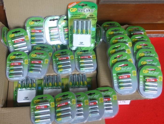GP Battery Charger + 4 AA ReCyko+  2000 mAh ราคาพิเศษ