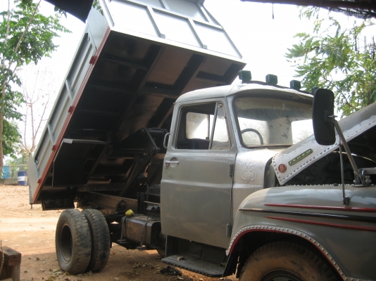 ดัมพ์ เครื่อง EH 300   165 แรง  355,000  บาท